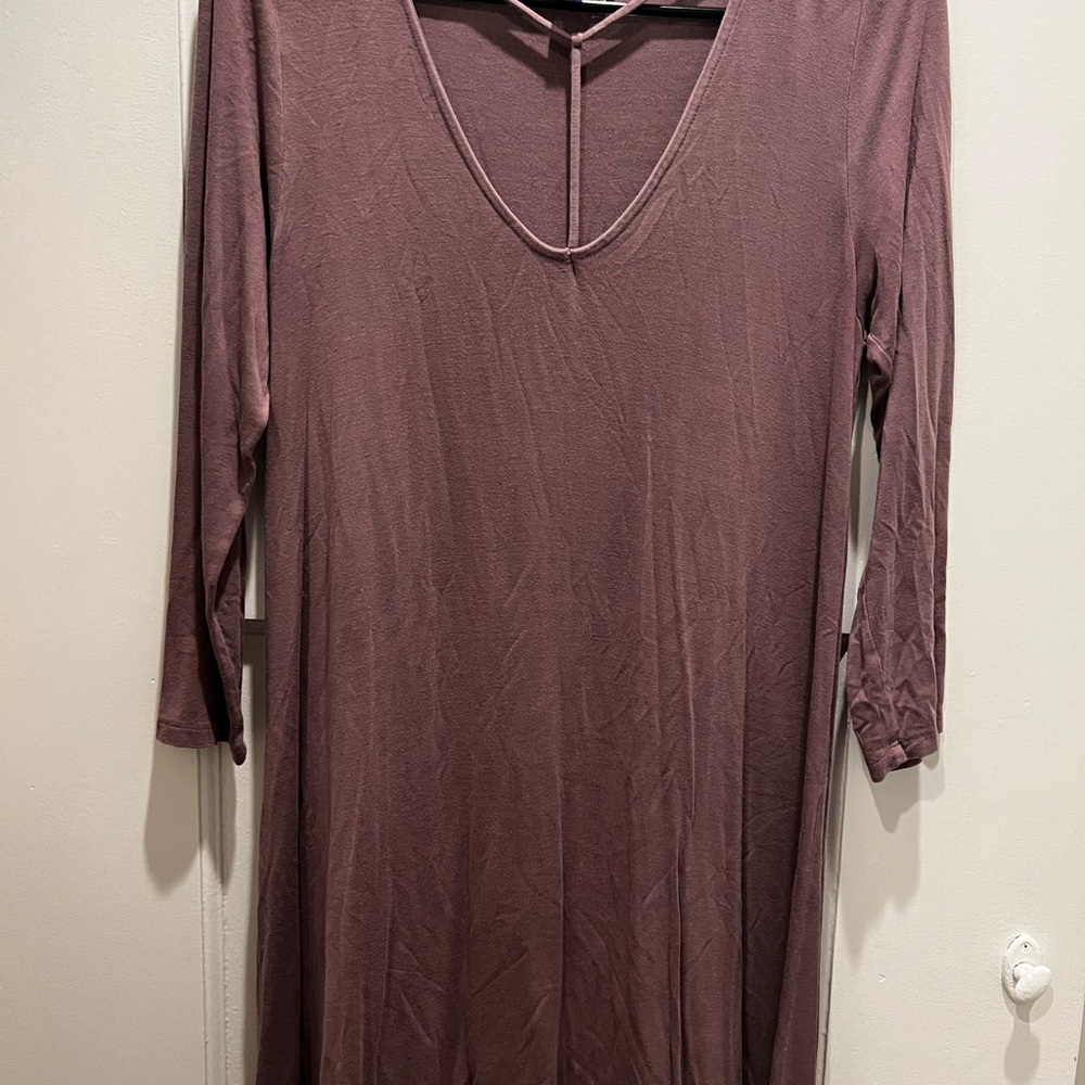 American Eagle Outfitters Quarter Sleeve V‑Neck Dress in Mauve